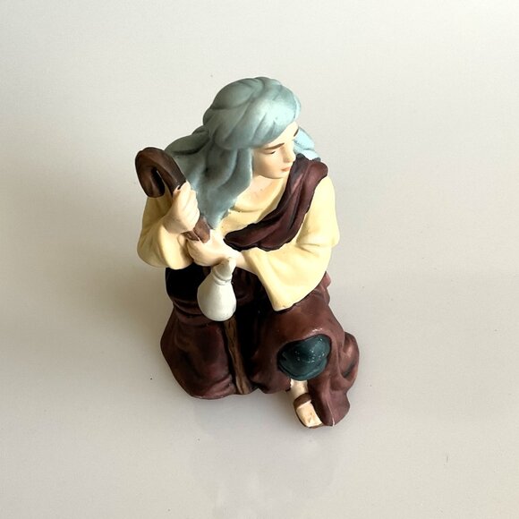 VINTAGE SHEPHERD NATIVITY FIGURINE CHRISTMAS  HOLIDAY DECOR - Picture 3 of 10